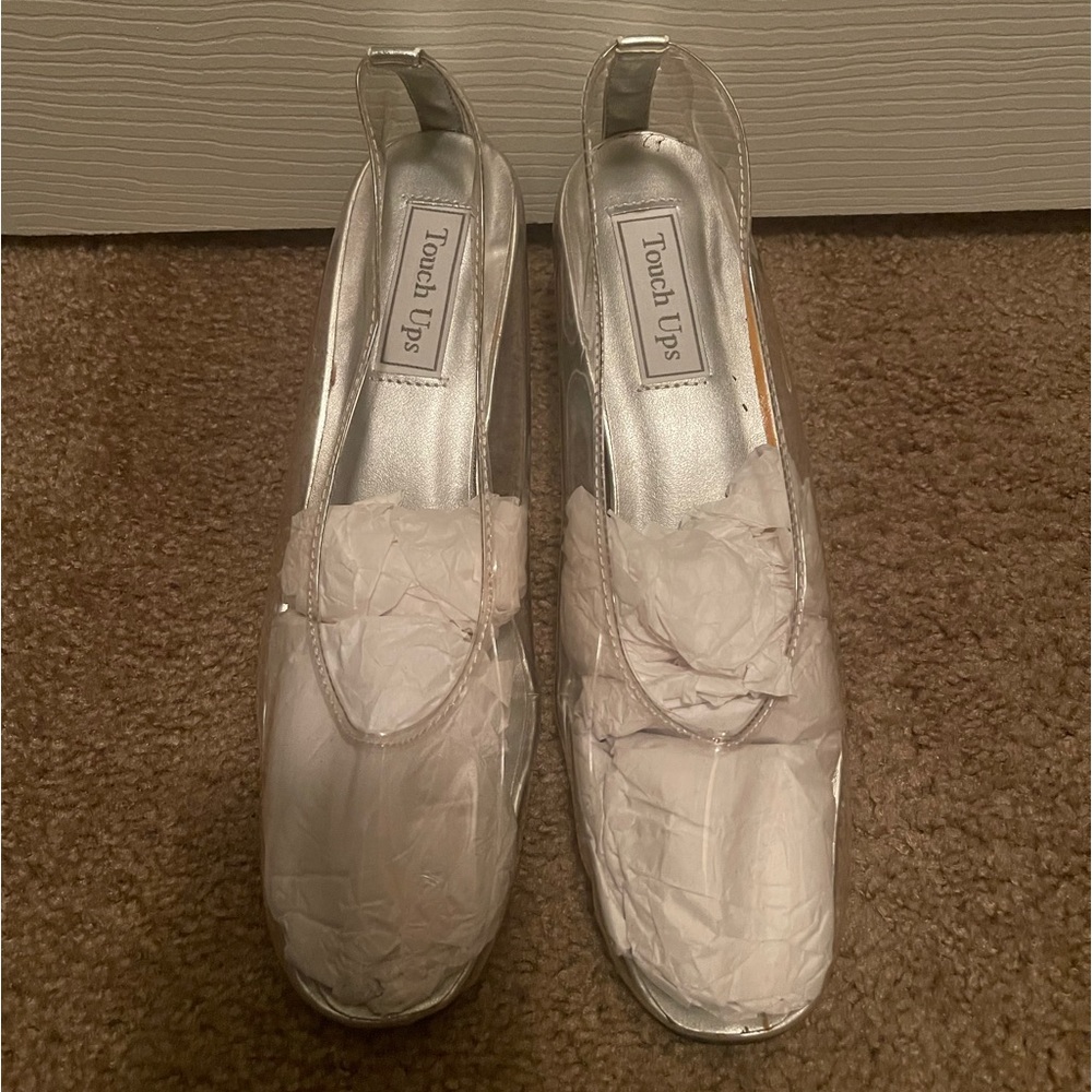 New never worn Touch Ups clear Cinderella pumps size 9 no box
